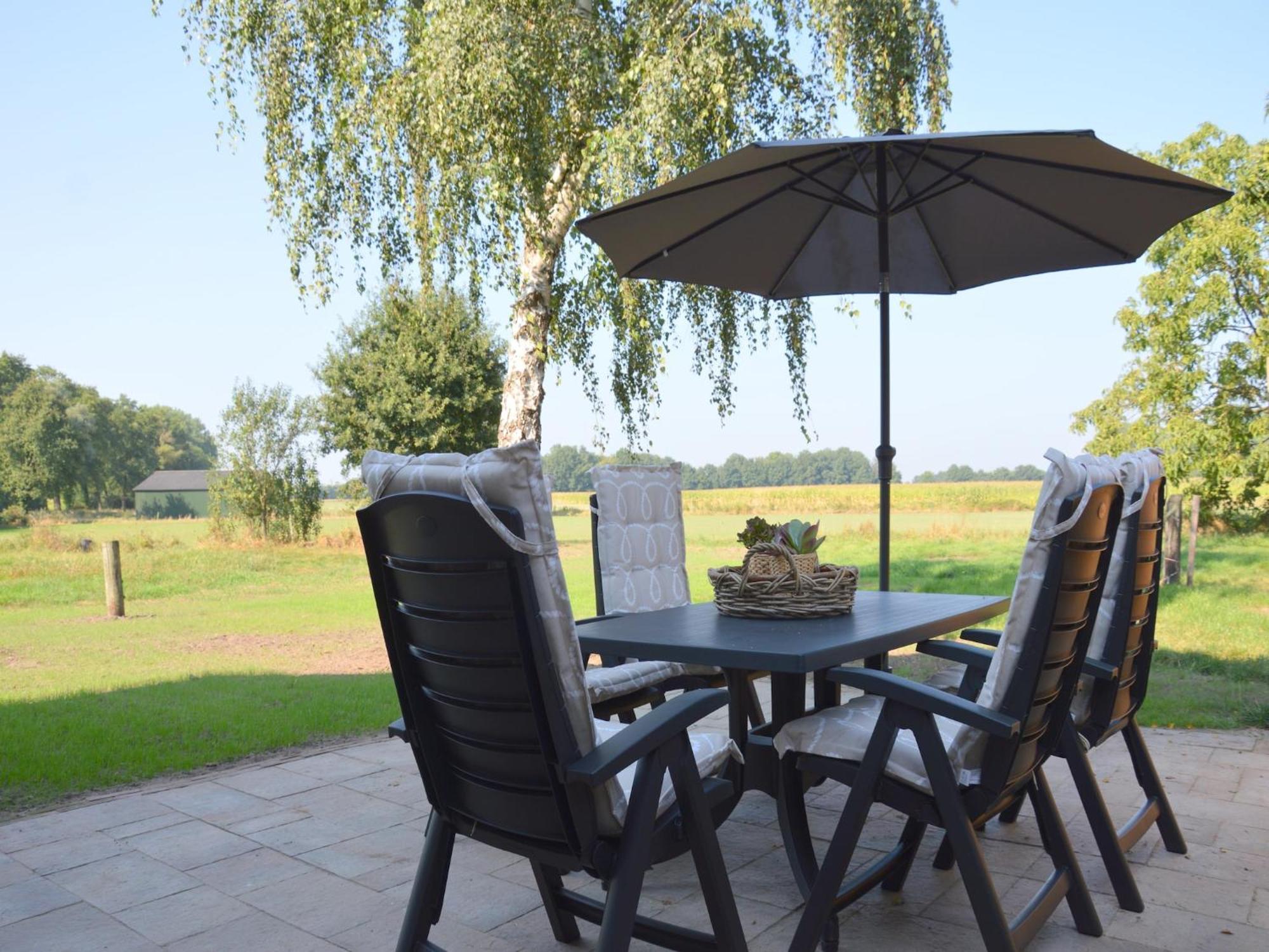 Quaint Farmhouse In Geesteren With Meadow View Экстерьер фото