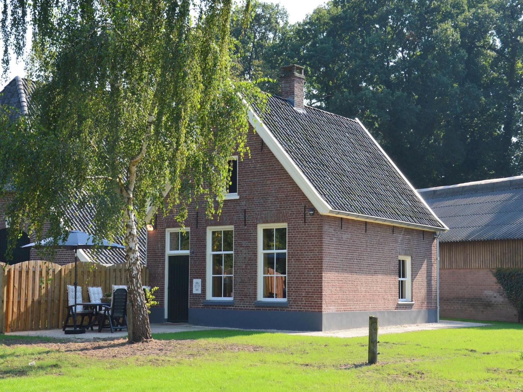 Quaint Farmhouse In Geesteren With Meadow View Экстерьер фото